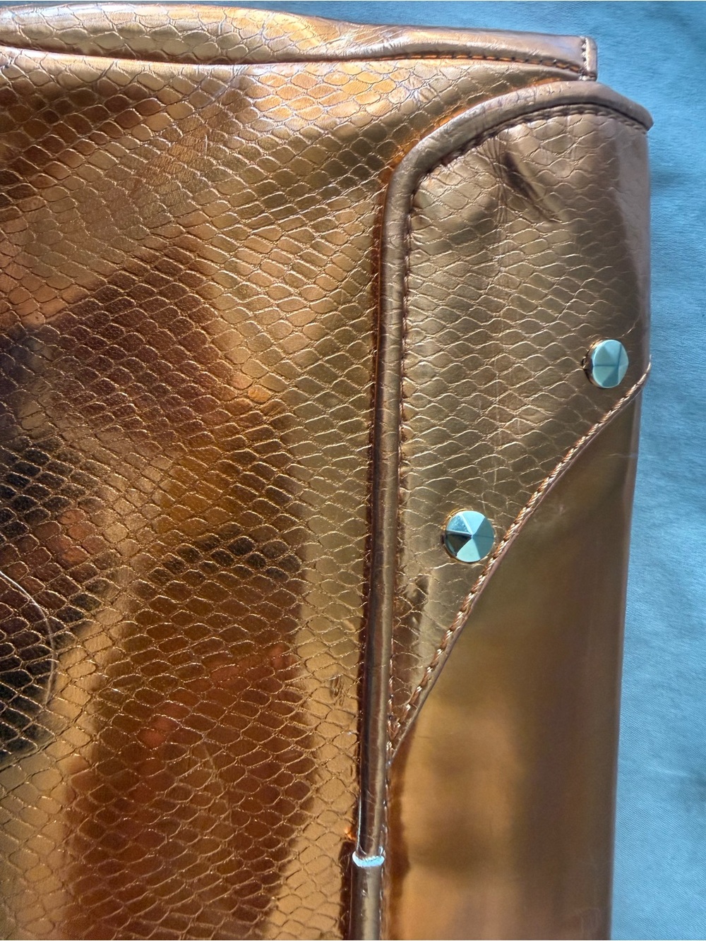 Y2K House of Deréon Metallic Bronze Studded Clutch ✨ - Picture 7 of 17